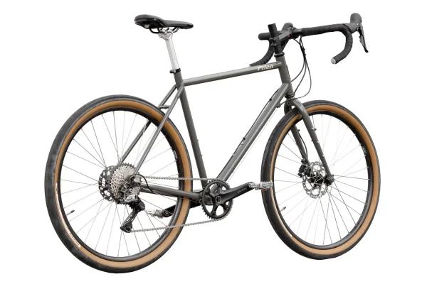 Bicicleta gravel Pilen Grus bien equipada gran rendimiento y comodidad